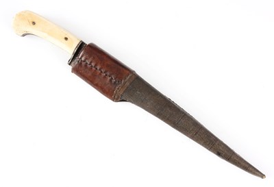 Lot 381 - A 18TH CENTURY MID SHIPMANS DURK with single...