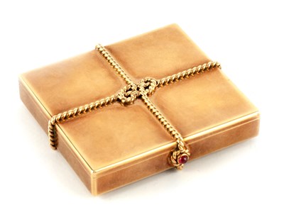 Lot 354 - CARTIER, LONDON A MID 20TH CENTURY LADIES 9CT...