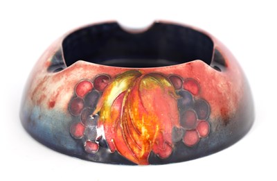 Lot 39 - A 1930S MOORCROFT ASHTRAY with open...
