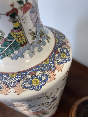 Lot 399 - A FINE PAIR OF 19TH CENTURY CHINESE FAMILLE...