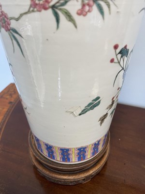 Lot 399 - A FINE PAIR OF 19TH CENTURY CHINESE FAMILLE...