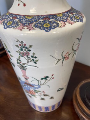 Lot 399 - A FINE PAIR OF 19TH CENTURY CHINESE FAMILLE...