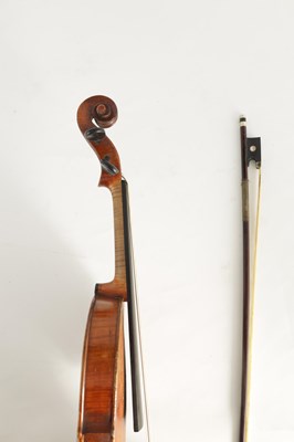 Lot 570 - A GOOD QUALITY 19TH CENTURY VIOLIN LABELLED...
