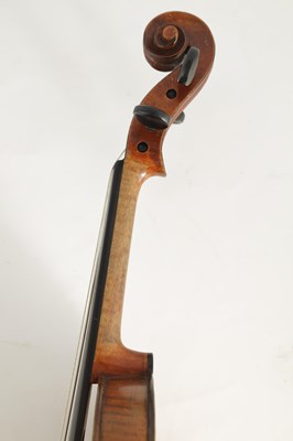 Lot 570 - A GOOD QUALITY 19TH CENTURY VIOLIN LABELLED...