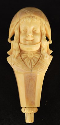 Lot 620 - AN EARLY 19TH CENTURY FRENCH CARVED IVORY...