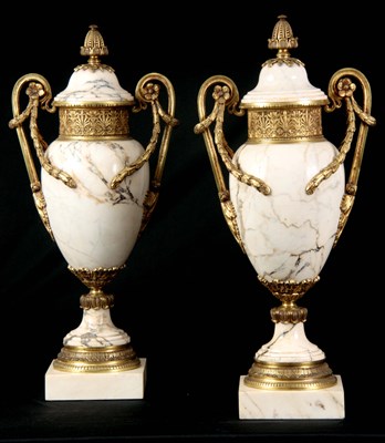 Lot 638 - AN IMPRESSIVE PAIR OF FRENCH ORMOLU MOUNTED...
