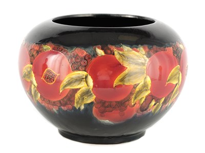 Lot 77 - A 20TH CENTURY MOORCROFT STYLE OVERSIZED...
