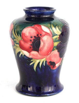 Lot 93 - A 1930S/40S MOORCROFT TAPERING SHOULDERED VASE...