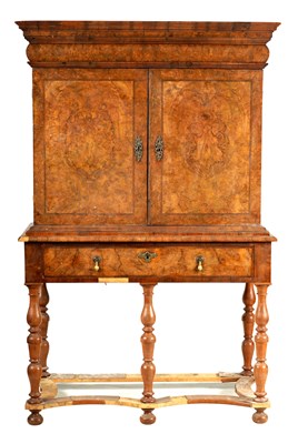 Lot 992 - A WILLIAM AND MARY HERRING-BANDED BURR WALNUT CABINET ON STAND