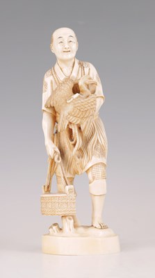 Lot 172 - A 19TH CENTURY JAPANESE MEIJI PERIOD TOKYO SCHOOL CARVED IVORY OKIMONO