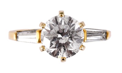 Lot 206 - A 14CT YELLOW GOLD MODERN BRILLIANT CUT 1.75...