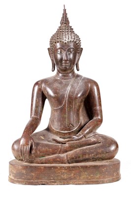 Lot 186 - A LARGE TIBETAN PATINATED BRONZE BUDDHA