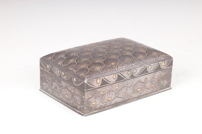 Lot 165 - A LATE 19TH CENTURY INDIAN SILVER-AND BRASS-INLAID ALLOY BIDRIWARE BOX