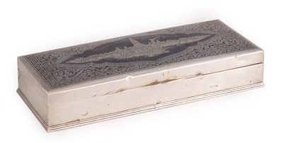 Lot 101 - A 20TH CENTURY NIELLO THAI SILVER BOX
