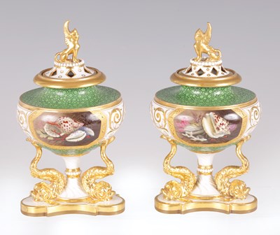 Lot 44 - A FINE PAIR OF REGENCY WORCESTER FLIGHT BARR & BARR POT POURRI VASES AND COVERS