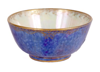 Lot 40 - AN EARLY 20TH CENTURY WEDGWOOD LUSTRE MINIATURE BOWL BY DAISY MAKEIG-JONES