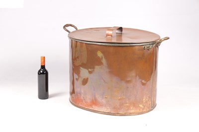 Lot 523 - A LARGE LATE 19TH CENTURY COPPER LIDDED COOKING POT