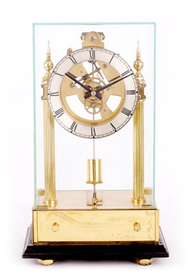 Lot 1416 - A 20TH CENTURY BRASS ELECTRIC MANTEL CLOCK UNDER GLASS CABINET