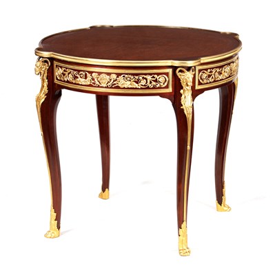 Lot 966 - A FINE EARLY 20TH CENTURY FRENCH CIRCULAR ORMOLU MOUNTED MAHOGANY AND ROSEWOOD PARQUETRY INLAID CENTRE TABLE IN THE MANNER OF FRANCOIS LINKE