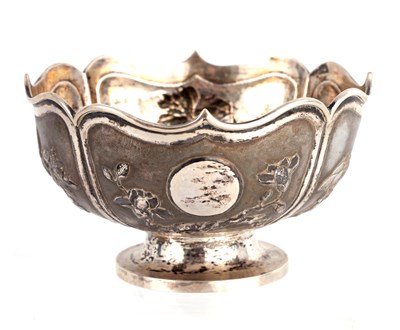 Lot 131 - A LATE 19TH CENTURY CHINESE SILVER BOWL