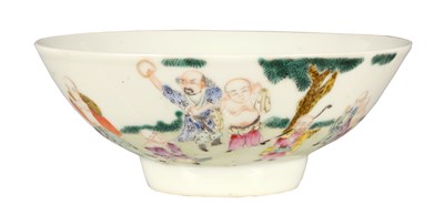 Lot 98 - AN 18TH/19TH CENTURY CHINESE FAMILLE ROSE BOWL