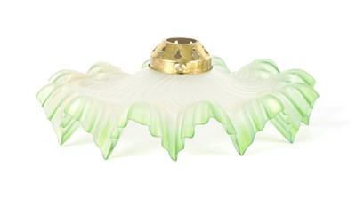 Lot 16 - AN EARLY 20TH CENTURY FROSTED GLASS CRIMPED LAMPSHADE