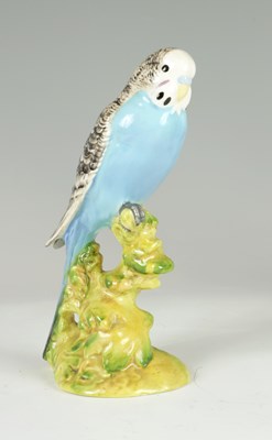 Lot 29 - A BESWICK CERAMIC MODEL OF A PERCHED BUDGIE