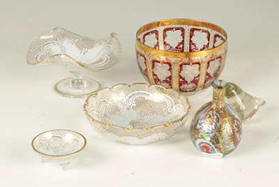 Lot 7 - A SELECTION OF GLASSWARE