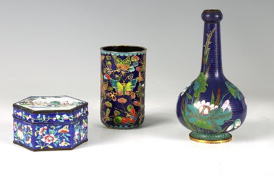 Lot 97 - THREE PIECES OF CHINESE CLOISONNÉ WARE