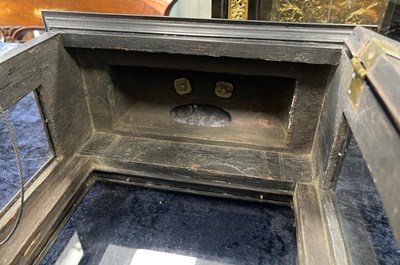 Lot 41 - ROBERT WILLIAMSON, LONDON. A LATE 17TH CENTURY ORMOLU MOUNTED EBONISED BRACKET CLOCK