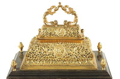 Lot 93 - STEPHEN ASSELIN, LONDON. A QUEEN ANNE ORMOLU MOUNTED EBONY VENEERED QUARTER REPEATING TABLE CLOCK