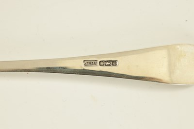 Lot 218 - AN ELIZABETH II SOLID SILVER HANOVERIAN PATTERN CANTEEN OF CUTLERY