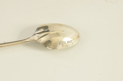 Lot 218 - AN ELIZABETH II SOLID SILVER HANOVERIAN PATTERN CANTEEN OF CUTLERY