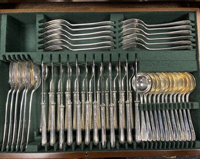 Lot 218 - AN ELIZABETH II SOLID SILVER HANOVERIAN PATTERN CANTEEN OF CUTLERY