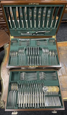 Lot 218 - AN ELIZABETH II SOLID SILVER HANOVERIAN PATTERN CANTEEN OF CUTLERY