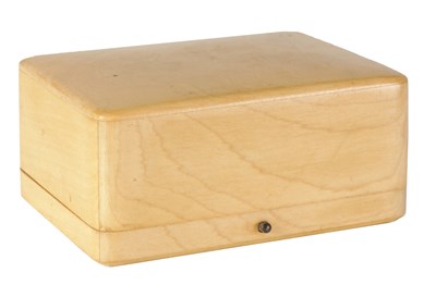 Lot 186 - A RUSSIAN IMPERIAL HOLLY-WOOD BOX - POSSIBLY FOR FABERGE