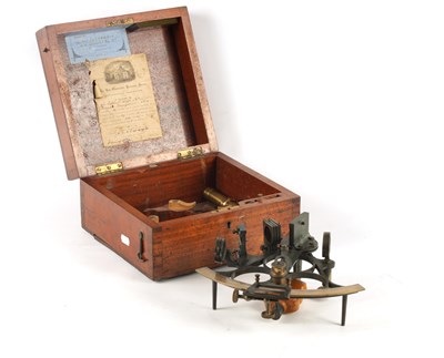 Lot 321 - J. COOMBES, OPTICIAN & ADMIRALTY AGENT, DEVONPORT. A LATE 19TH CENTURY BRASS FRAMED SEXTANT IN ORIGINAL MAHOGANY BOX
