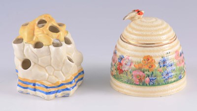 Lot 112 - TWO PIECES OF 20TH CENTURY CLARICE CLIFF PORCELAIN