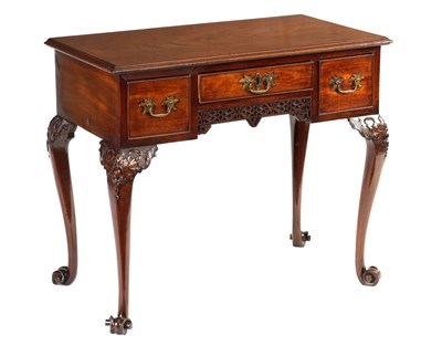 Lot 789 - A FINE EARLY GEORGE III CHIPPENDALE DESIGN MAHOGANY LOWBOY