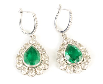 Lot 181 - A FINE AND LARGE PAIR OF 18CT WHITE GOLD DIAMOND AND EMERALD EARRINGS