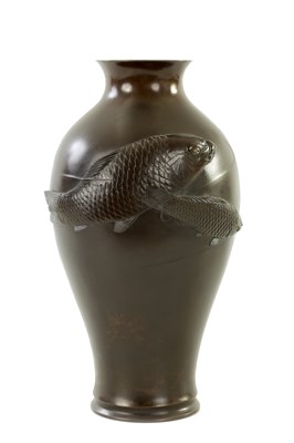 Lot 151 - A JAPENESE MEIJI PERIOD BRONZE VASE