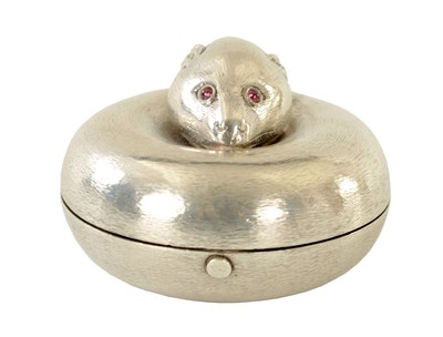Lot 205 - A  GOOD AND UNUSUAL 19TH CENTURY SILVER PERFUME BOX MODELLED AS A MUSK OTTER