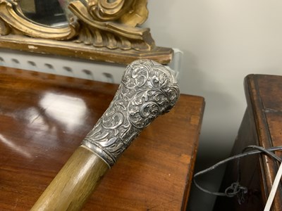 Lot 307 - A LARGE LATE 19TH CENTURY SILVER MOUNTED RHINOCEROS HORN WALKING STICK