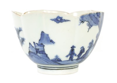 Lot 52 - AN 18TH CENTURY JAPANESE BLUE AND WHITE PORCELAIN BOWL