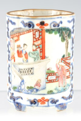 Lot 64 - AN EARLY 18TH CENTURY CHINESE PORCELAIN SPILL VASE