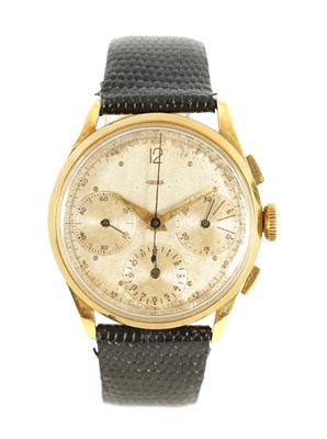Lot 197 - A GENTLEMAN'S VINTAGE 18CT GOLD JAEGER CHRONOGRAPH WRIST WATCH