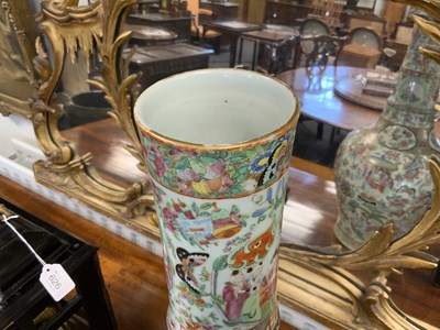 Lot 70 - A PAIR OF 19TH CENTURY FAMILLE VERTE CHINESE CANTON SLENDER NECK SHOULDERED VASES