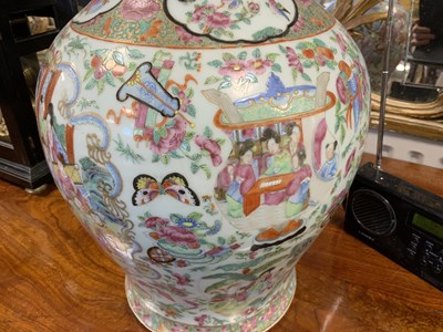 Lot 70 - A PAIR OF 19TH CENTURY FAMILLE VERTE CHINESE CANTON SLENDER NECK SHOULDERED VASES