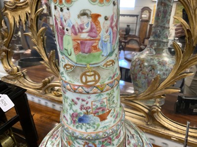 Lot 70 - A PAIR OF 19TH CENTURY FAMILLE VERTE CHINESE CANTON SLENDER NECK SHOULDERED VASES