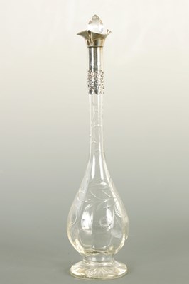 Lot 1 - A STYLISH EDWARDIAN STOURBRIDGE CUT GLASS TALL SILVER MOUNTED LIQUER DECANTER AND STOPPER